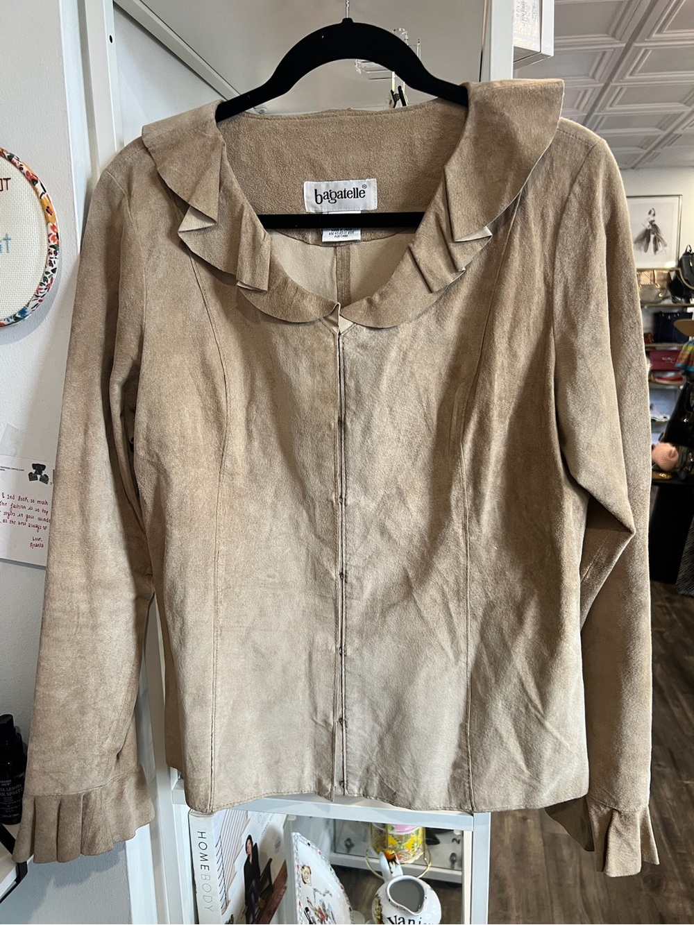 bagatelle vintage Beige Ruffle-Collar Leather Jacket